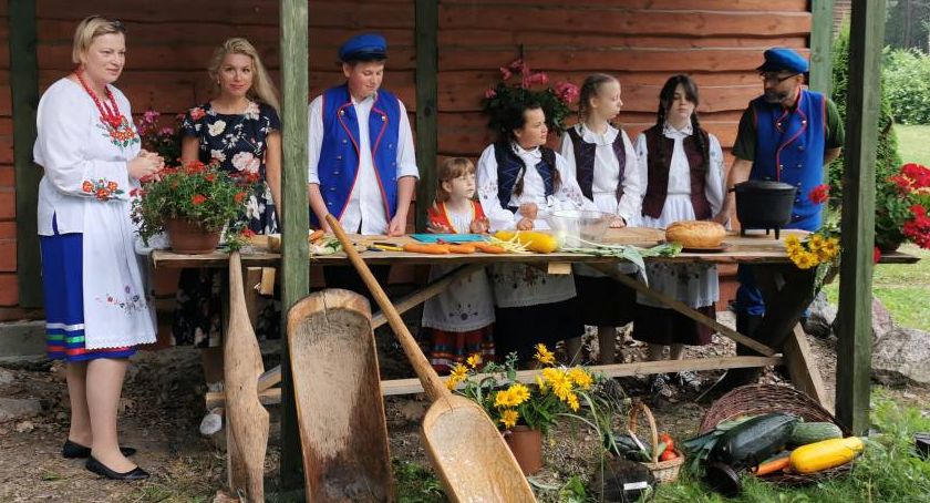 W poszukiwaniu zaginionych smaków. Młodzi z Lipinek podsumują gotowanie z pisarzami
