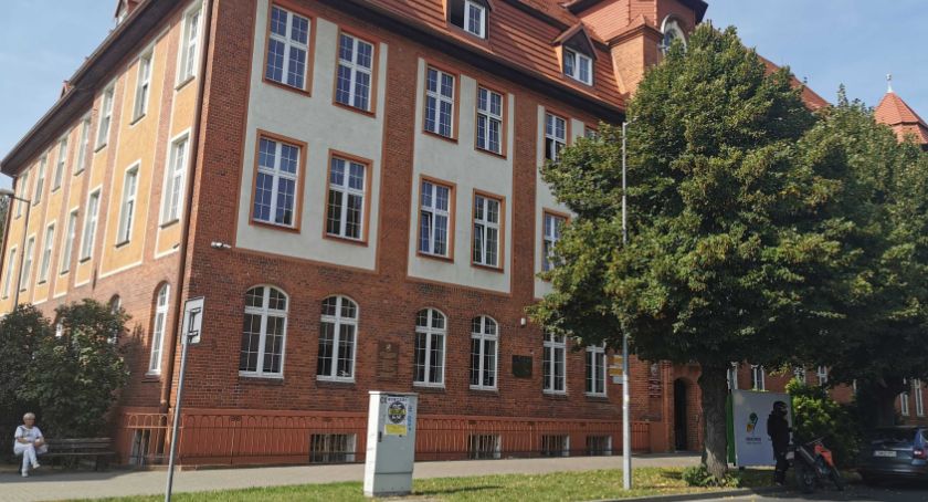 Deszczówka z budynku starostwa w Świeciu będzie gromadzona. Do czego się przyda?