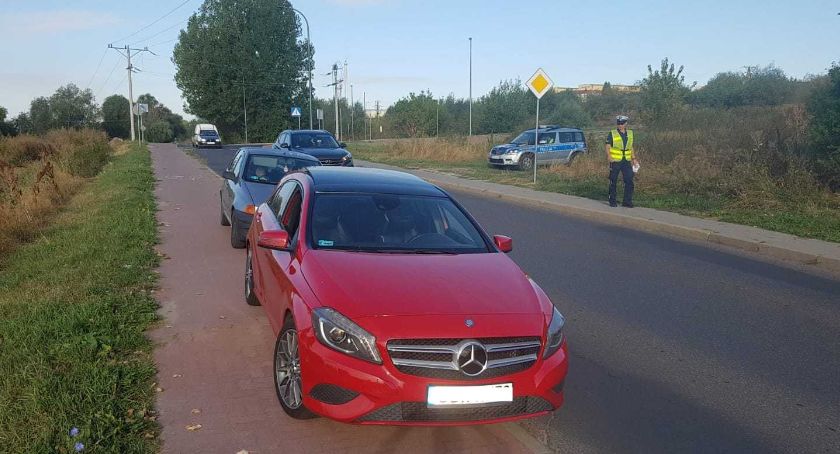 Na ulicy Wodnej policjanci sprawdzają prędkość. Kierowcy twierdzą, że te kontrole nie są bezpieczne