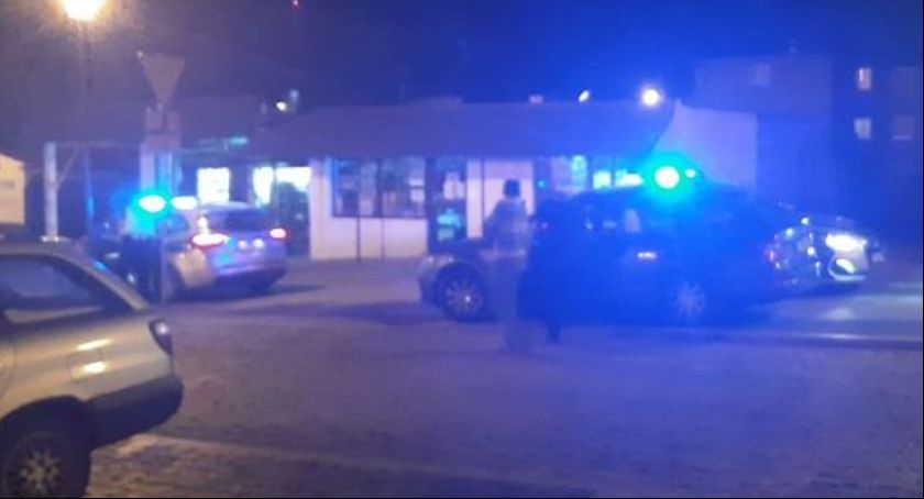 Policjanci zatrzymali dwie osoby. Zarzuty dotyczą narkotyków i prowadzenia pojazdu pod wpływem alkoholu