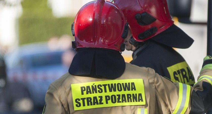 Palił się stóg słomy w Polskich Łąkach. Z ogniem walczono prawie cztery godziny