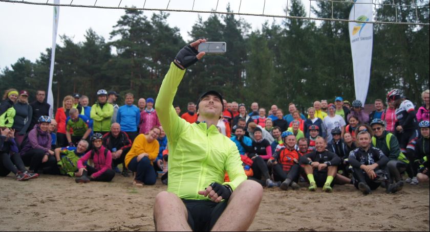 III Rajd Rowerowy Końca Lata 2020. Cykliści przejechali blisko 60 km [ZDJĘCIA]