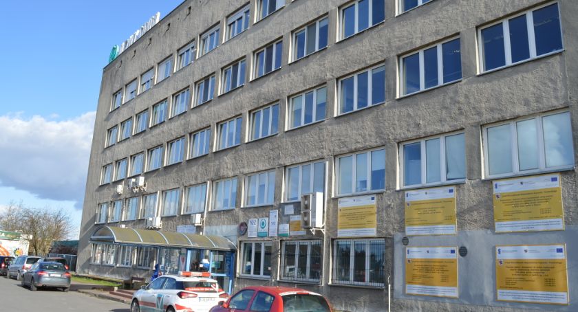 W Nowym Szpitalu coraz mniej łóżek dla chorych na COVID-19. Skąd były osoby, które zmarły na koronawirusa?
