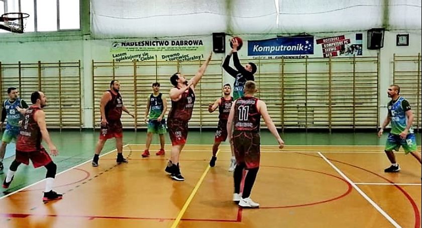 Wystartował czwarty sezon Celcom Basket Ligi w Jeżewie. Kto został pierwszym liderem?