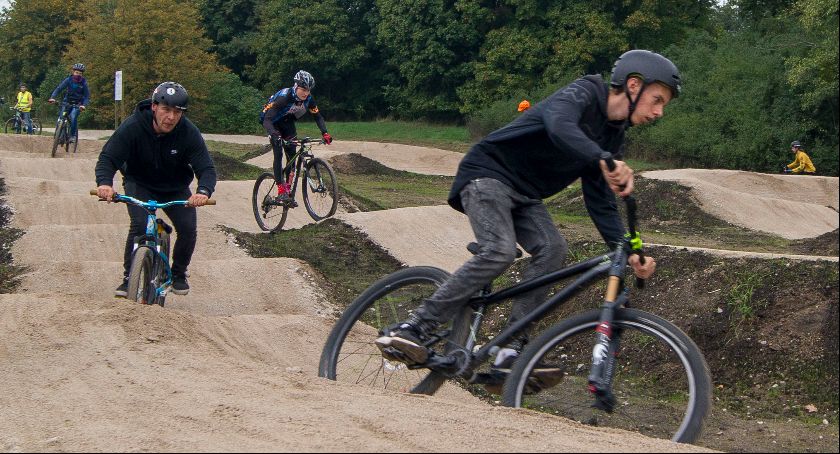 Czarna Woda singletrack Świecie. Zobaczcie fotorelację z otwarcia toru rowerowego w Przechowie [ZDJĘCIA]