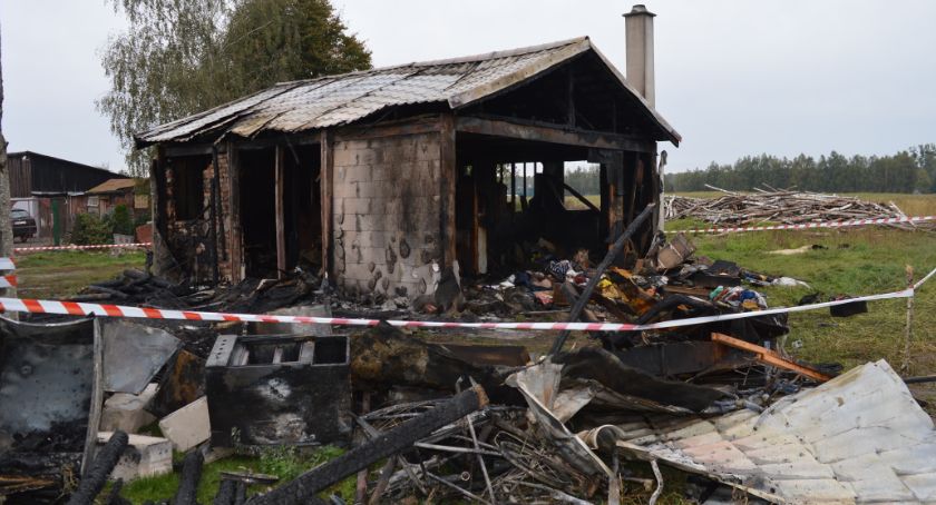 Rodzina z Buczka w pożarze straciła dach nad głową. Można im pomóc