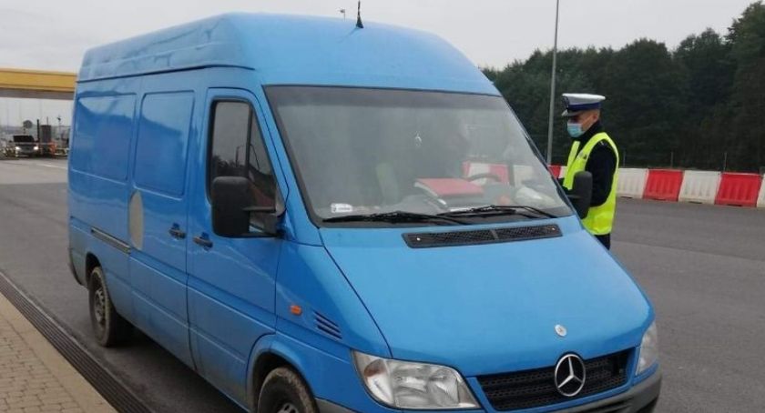 Policjanci ze Świecia w akcji. Pod lupę wzięto przewozy rzeczy i osób