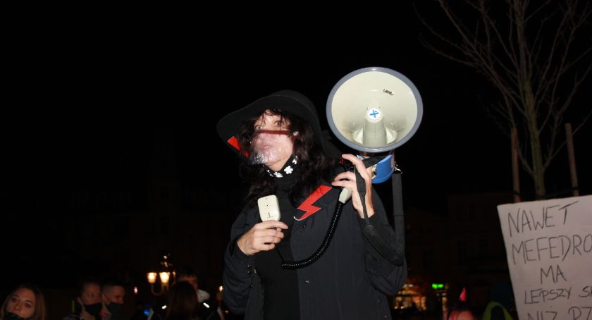 Mandaty po strajkach kobiet w Świeciu. Ukarana m.in. organizatorka protestu 