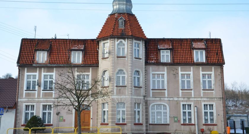 Przedszkole zamknięte, urząd gminy także. W DPS-ie w Gołuszycach zachorowało 50 osób