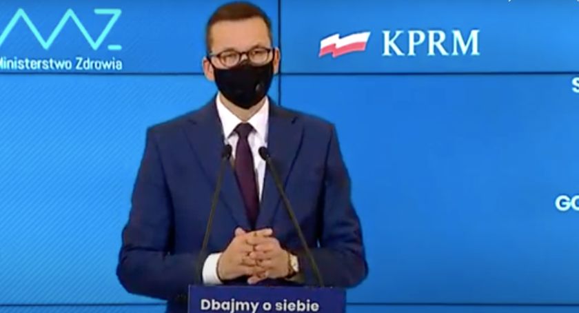 Kolejne obostrzenia. Wszyscy uczniowie zostają w domach. Co ze sklepami i przedszkolami?