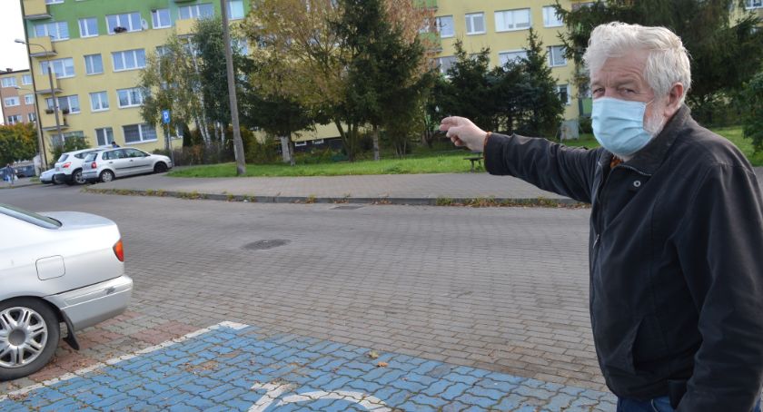 Parking dla niepełnosprawnych jest niebezpieczny. Co zrobi z tym miasto?