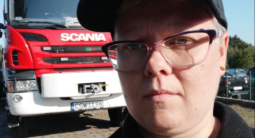 Monika Sumińska jest związana z OSP w Lnianie. Jak się czuje, gdy dostaje zgłoszenie na akcję? 