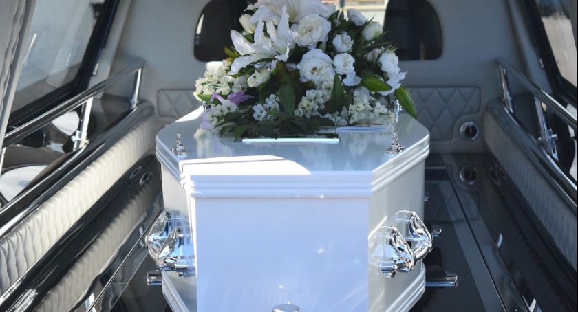 Zgonów jest więcej niż przed rokiem. Kolejki w krematorium