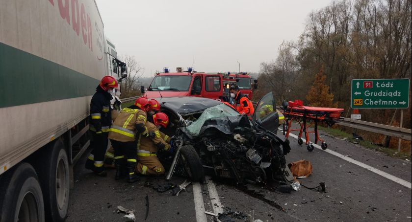 Wypadek za mostem na Wiśle. Ruch na drodze krajowej 91 odbywa się wahadłowo