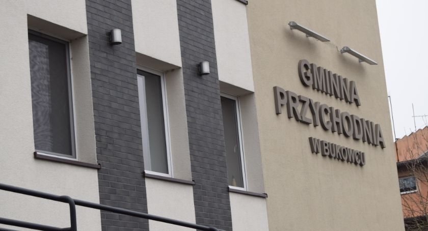 Kazali pacjentce za długo przebywać w izolacji. Kobieta skarży się na system