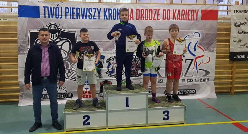 Zapaśnicy Wisły Świecie i Suplesu Lniano walczyli na matach w Osielsku i Pelplinie 