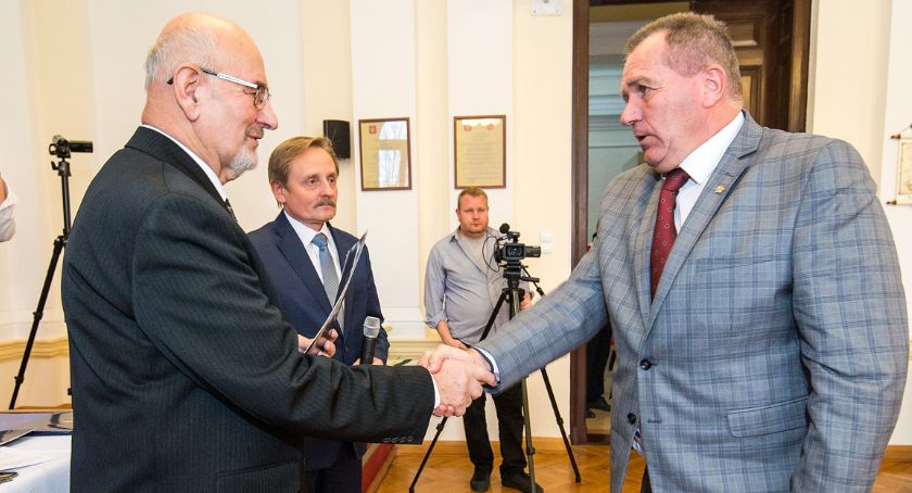 Radny Piotrowski pytał co łączy hotel Vistula z miastem. Burzliwe obrady sesji miasta