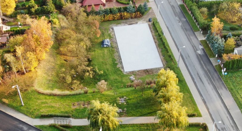 Modernizacja terenu rekreacyjnego przy ul. Małcużyńskiego w Świeciu. Do kiedy potrwają prace?