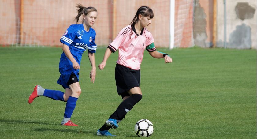 Piłkarka Marta Muszyńska potrzebuje naszej pomocy, by wrócić szybko na boisko