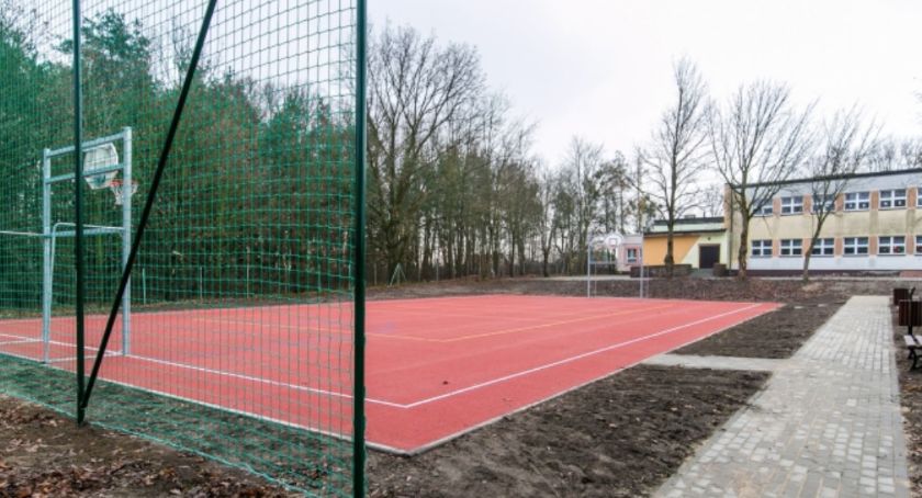 Szkoła w Terespolu ma nowy kompleks sportowy. Ile kosztował? [ZDJĘCIA]