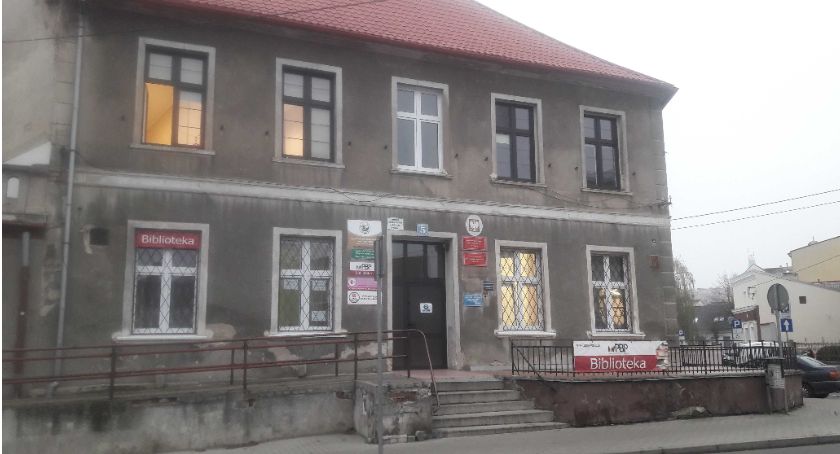 Bibliotekarze i urzędnicy pomagają w sanepidzie w Świeciu. Wszystko przez przeciążenie nowymi obowiązkami