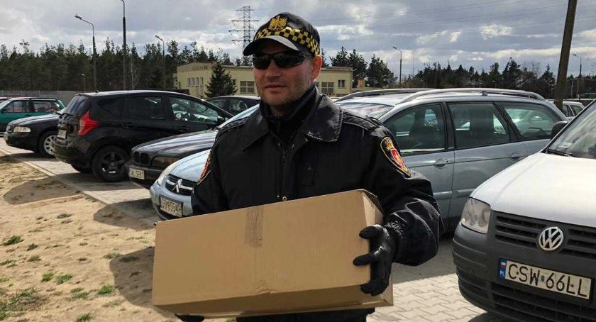OPS w Świeciu pomaga osobom przebywającym na kwarantannie. Kto może liczyć na pomoc? 