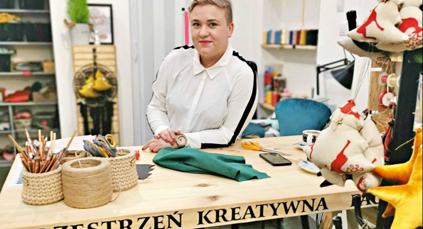 Paulina Cel szyje i prowadzi warsztaty dla dzieci. Nam pokazała swój kreatywny i kolorowy świat