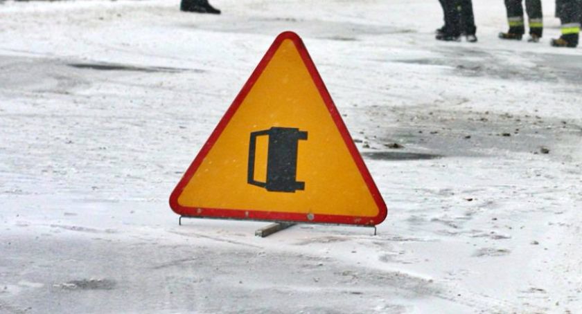 Zderzenie na krajowej „piątce”. Kierowca mercedesa najechał na tył toyoty