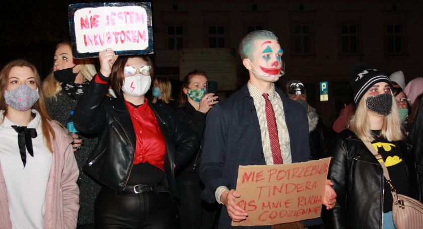 Dziś kolejny protest w Świeciu. Czarne parasolki sprzeciwią się wyrokowi Trybunału
