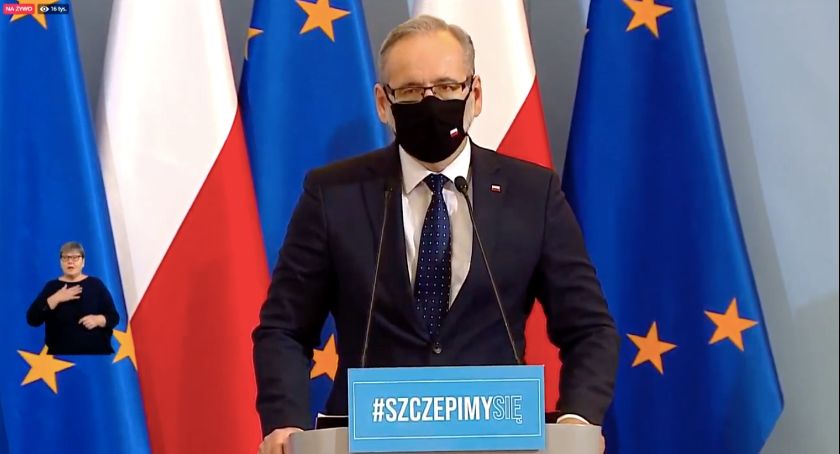 Luzowanie obostrzeń. Rząd ogłosił decyzje w sprawie hoteli, kin i obiektów sportowych
