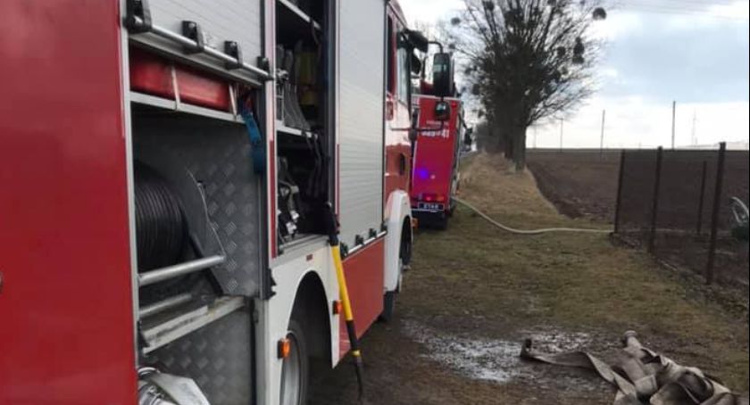 Pożar w Bąkowie. Palił się budynek gospodarczy