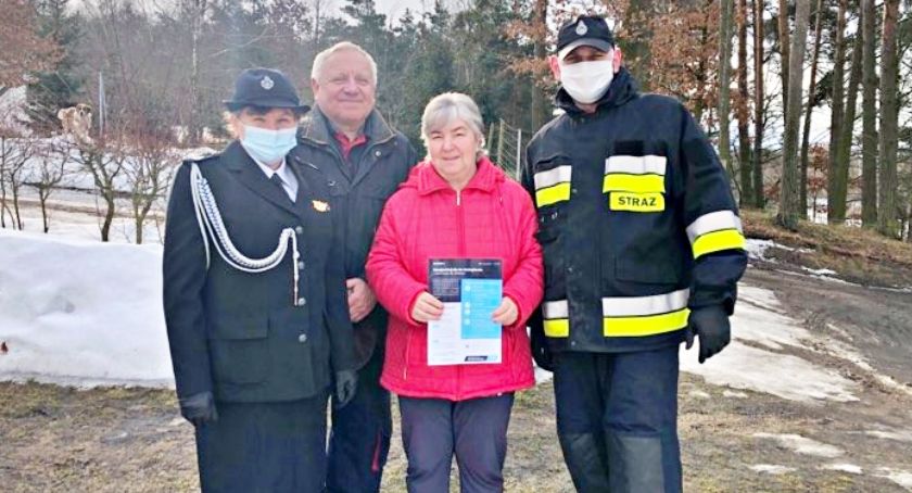 Druhowie z OSP Czersk Świecki odwiedzili seniorów [ZDJĘCIA]