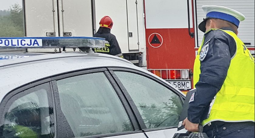 TIR przewrócił się na krajowej piątce na wysokości Sartowic. Są objazdy