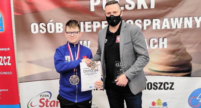Fabian Spionkowski ze Świecia mistrzem Polski juniorów niepełnosprawnych w szachach szybkich i błyskawicznych
