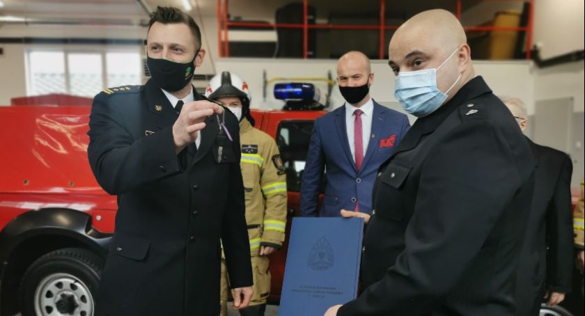 Wóz i łódź dla OSP Ratownik. Prezent od Komendy Powiatowej PSP w Świeciu [ZDJĘCIA]