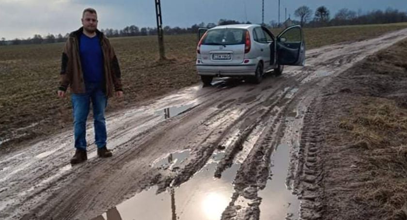 Kiedy wreszcie gmina Bukowiec wyremontuje koszmarną drogę w Plewnie? - pytają mieszkańcy