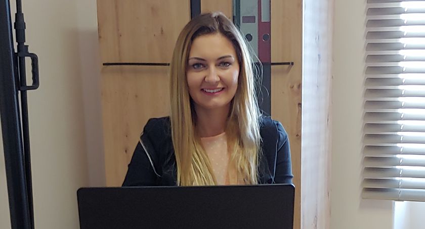 Ewelina Ostrowicka wie jak bezpiecznie pracować. Dzieli się tą wiedzą z innymi