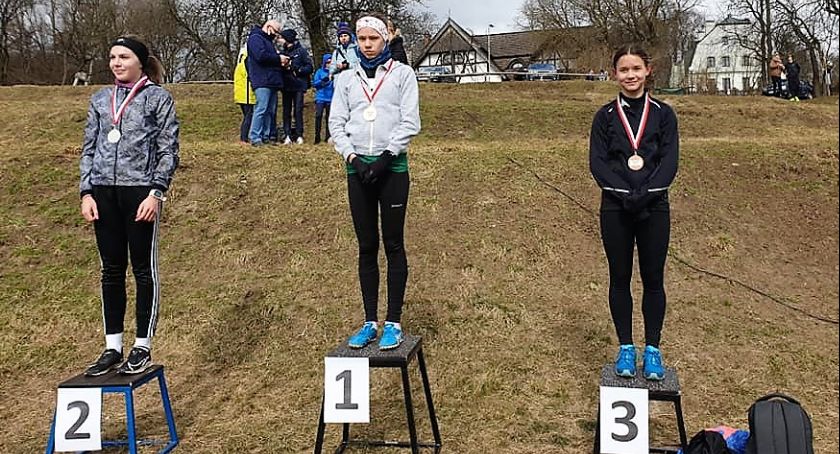 Alicja Barszcz z Łowinka mistrzynią województwa w biegach przełajowych w kategorii U-18