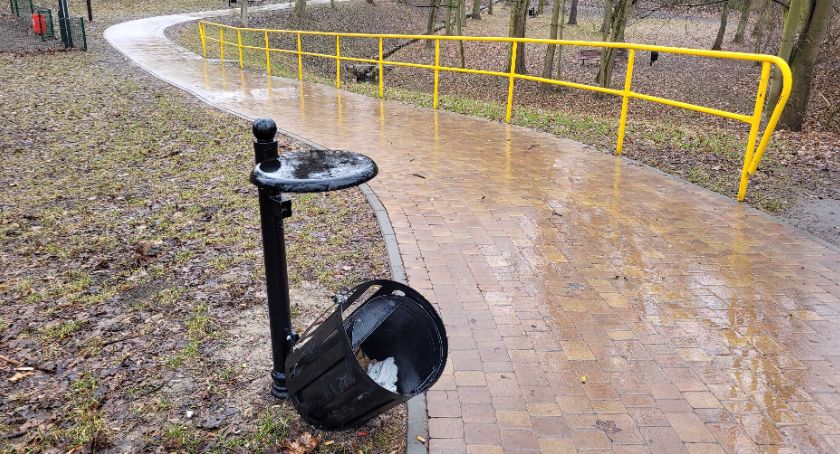 Wieczorami park zmienia się w melinę. Służby: wysyłamy tam patrole, ale nie możemy pilnować tylko jednego miejsca