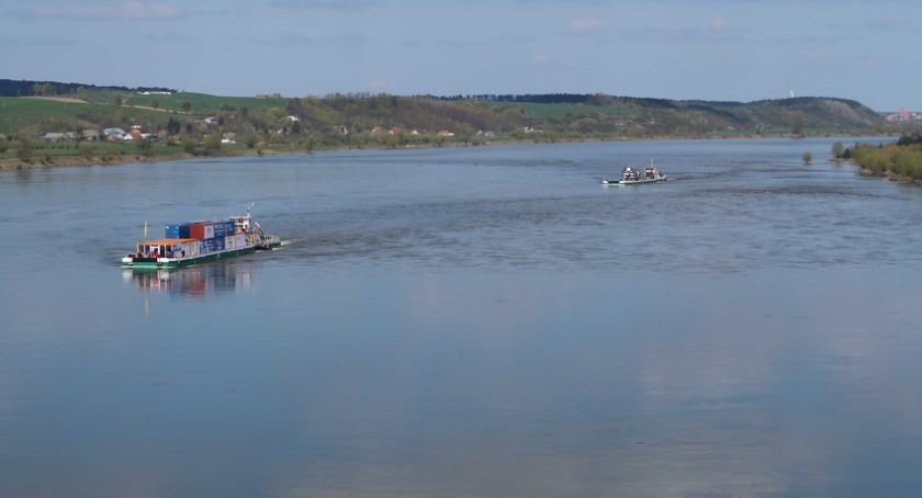 Marszałek promuje transport Wisłą. 300 ton towarów zostanie przetransportowanych rzeką