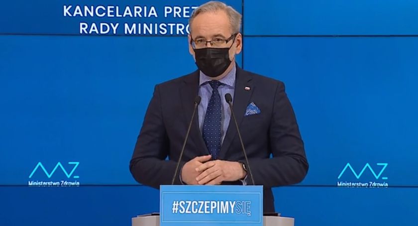 Rząd łagodzi obostrzenia w części województw. Co się zmieni?