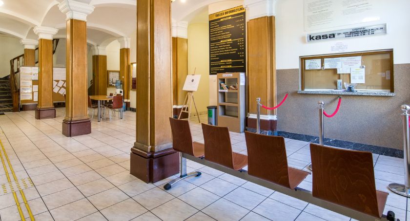 Pracownicy oskarżeni o kradzież ponad pół miliona z kasy Urzędu Miejskiego w Świeciu zostali dyscyplinarnie zwolnieni