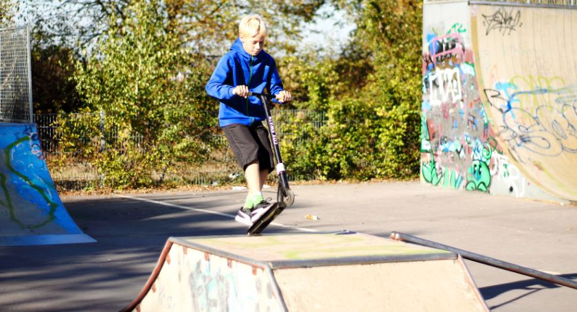 Czy młodzież z gminny Nowe doczeka się skateparku? Nie ma gdzie jeździć na desce i hulajnodze
