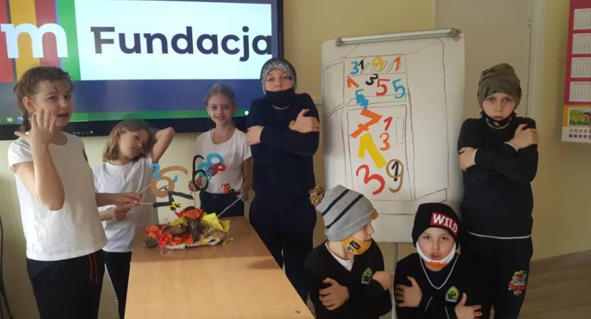 Na matematykę patrzą kreatywnie. Ciekawy projekt realizowany w SP w Grupie [ZDJĘCIA]