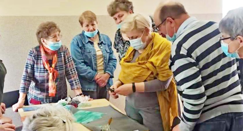 Klub Seniora w Gródku prężnie działa. Członkowie tworzyli witraże metodą Tiffany’ego