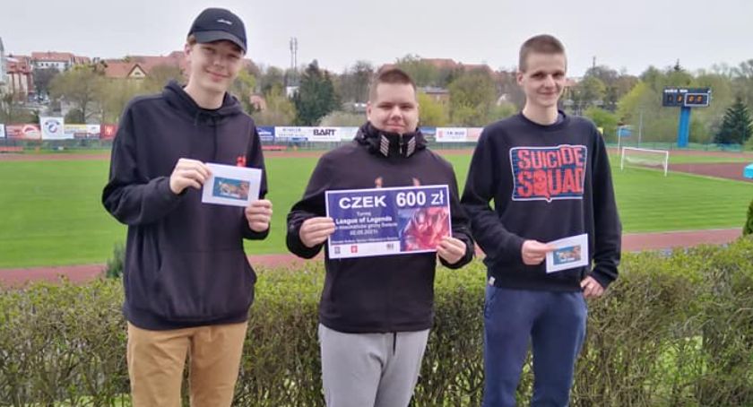 Drużyna DamxiWbijaj najlepsza w turnieju „League of Legends 3on3”