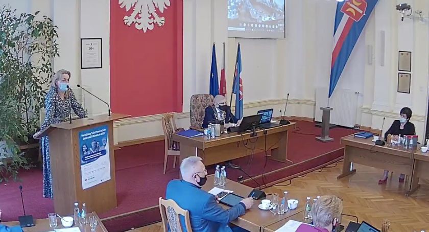 Wiceburmistrz: szpitalowi chodzi o zarabianie pieniędzy, a coraz mniej o leczenie ludzi