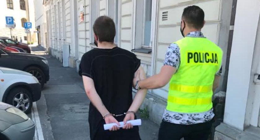 Oszust wysyłający fałszywe powiadomienia o zaległościach za prąd trafił do aresztu. Też dostaliście takie smsy? 