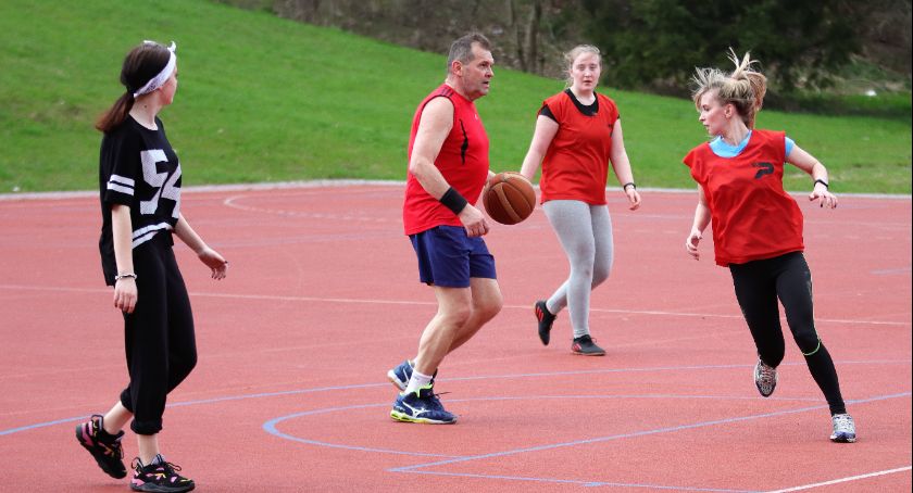 Akademia Koszykówki Świecie zaprasza na turniej streetballa. Zapisy już trwają 