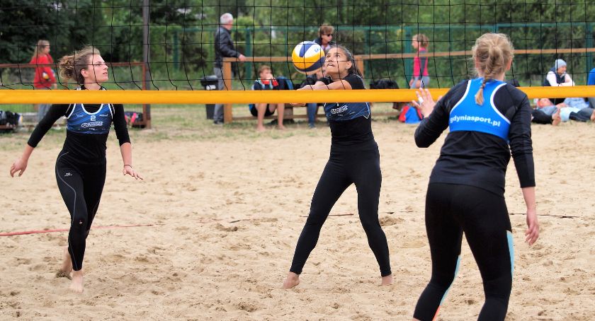 Mistrzostwa województwa w siatkówce plażowej otwarte także dla seniorów